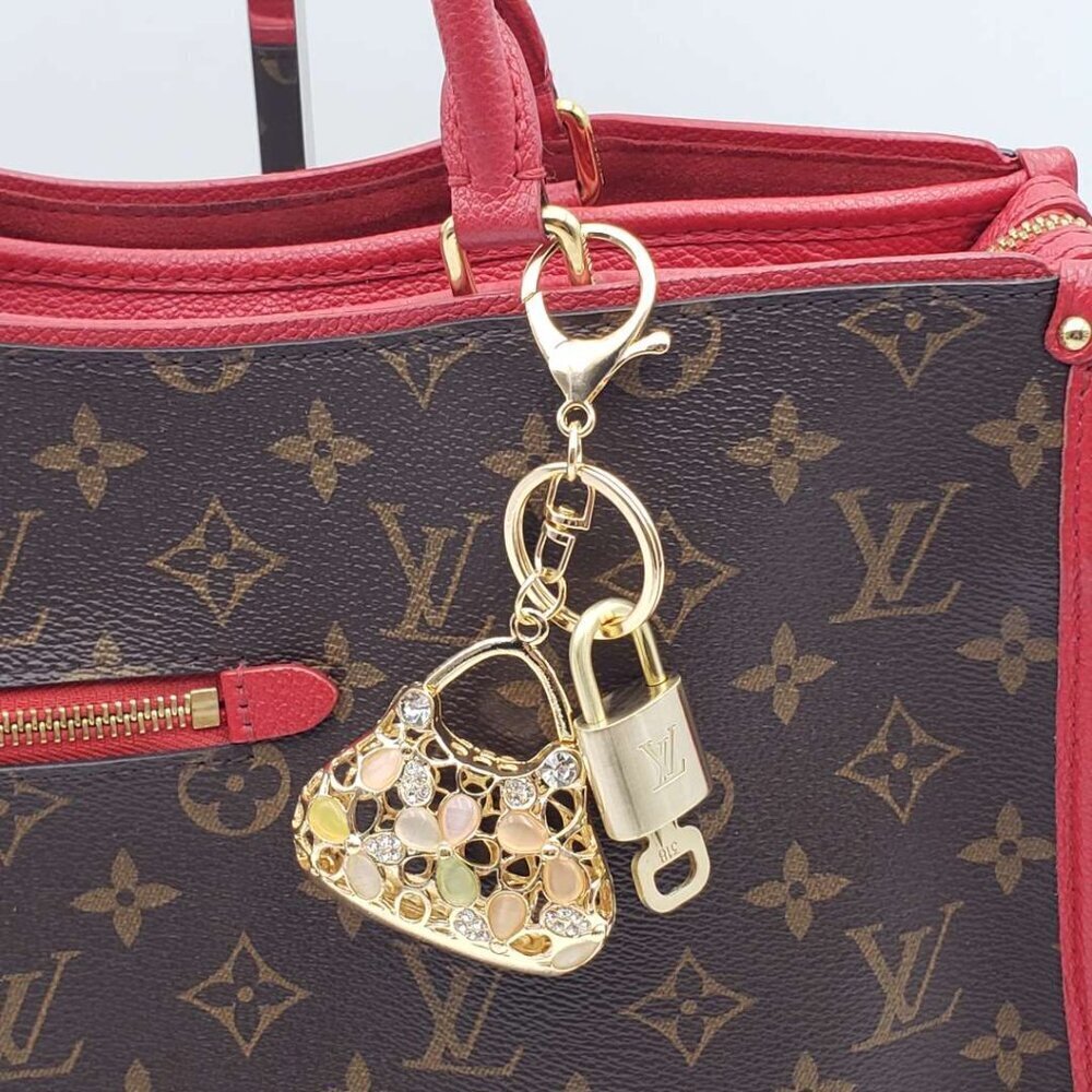 Louis Vuitton Gold Lock & Key 🔑 Authentic LV Unbranded Bag Keychain Charm - Picture 6 of 7